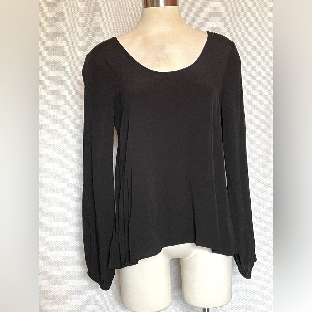 NWT Lovers + Friends backless blouse with lace strap